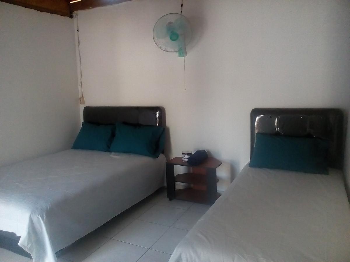 Izaac'S Bed & Breakfast Lovina Exterior foto