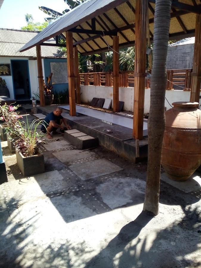 Izaac'S Bed & Breakfast Lovina Exterior foto