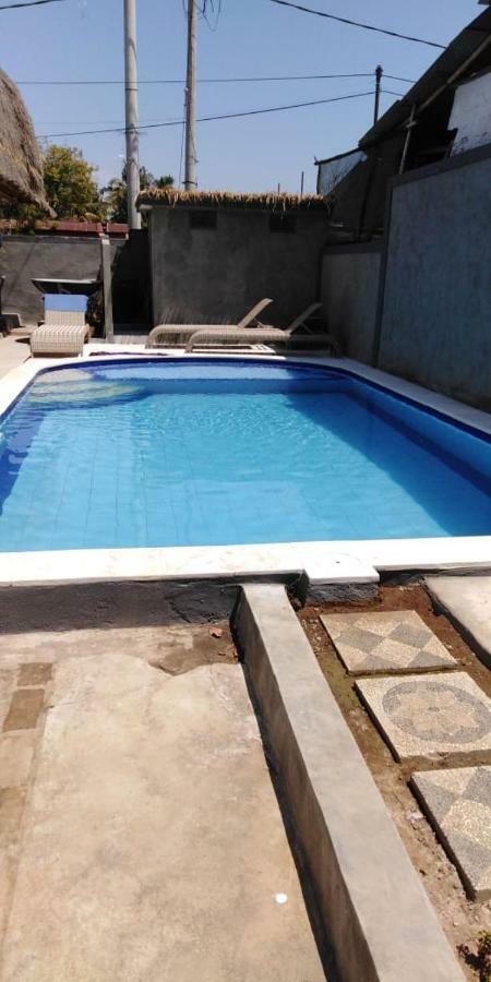 Izaac'S Bed & Breakfast Lovina Exterior foto